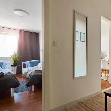 Apartamento Urban Und Zentral-Low Budget Fuer Familien Und Monteure,Wlan, Zentrum, 3 Schlafzimmer- Bis 5 Personen, Legoland,Muenster