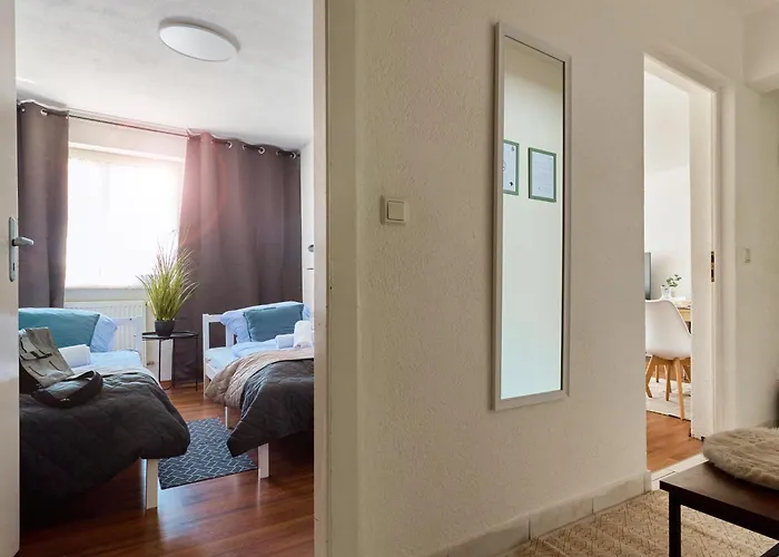 Apartamento Urban Und Zentral-Low Budget Fuer Familien Und Monteure,Wlan, Zentrum, 3 Schlafzimmer- Bis 5 Personen, Legoland,Muenster