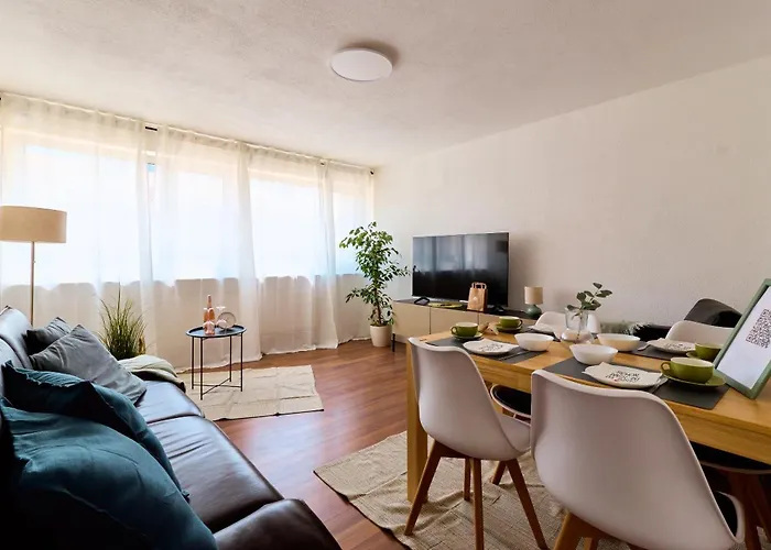 Apartamento Urban Und Zentral-Low Budget Fuer Familien Und Monteure,Wlan, Zentrum, 3 Schlafzimmer- Bis 5 Personen, Legoland,Muenster *